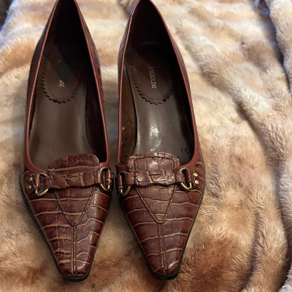 Enzo Angiolini Brown Crocodile Pattern Kitten Heels 8 med